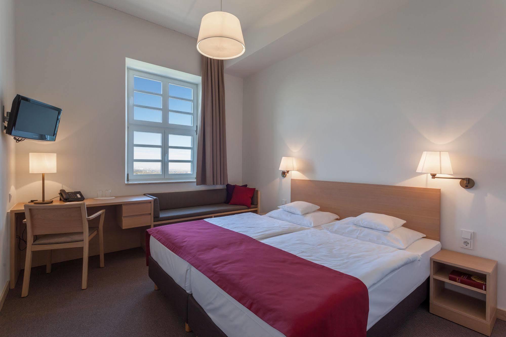 Kardinal Schulte Haus Hotel Бергиш Гладбах Екстериор снимка