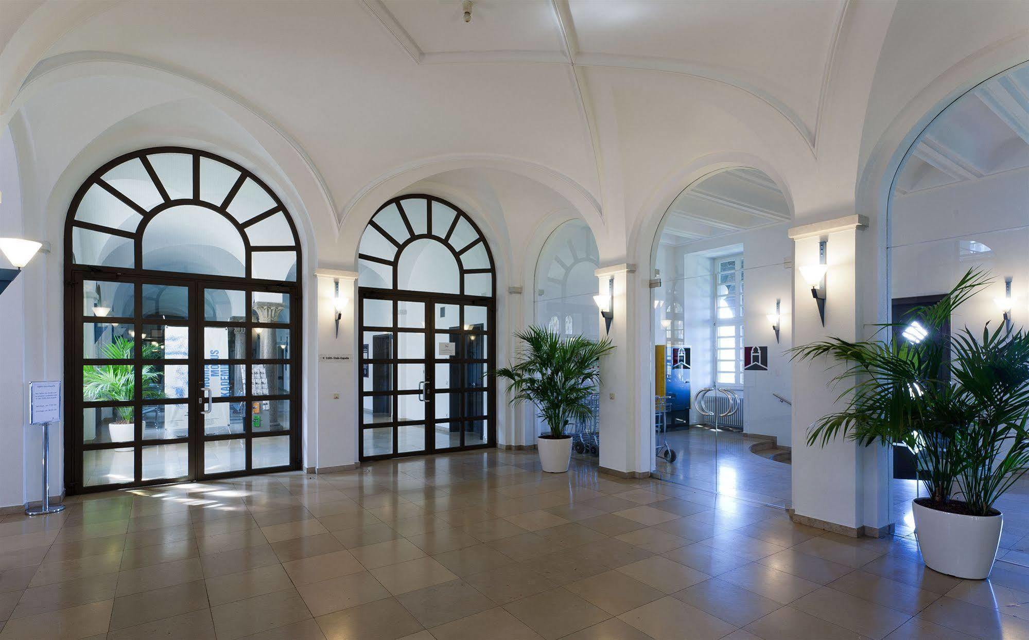 Kardinal Schulte Haus Hotel Бергиш Гладбах Екстериор снимка